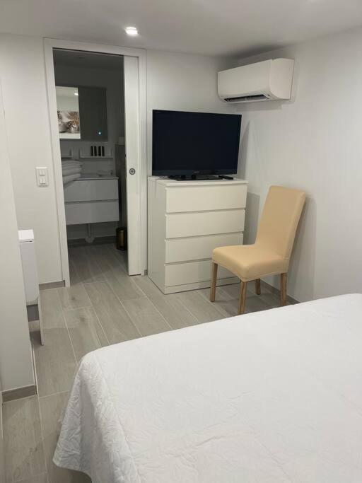 Grand Studio Neuf A 50 M Du Port Saint-Tropez Exteriör bild