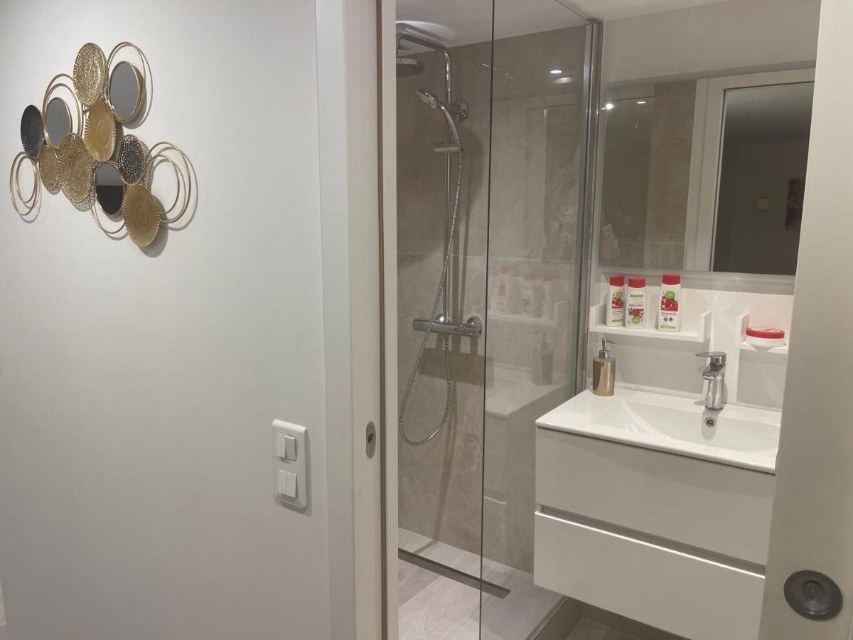 Grand Studio Neuf A 50 M Du Port Saint-Tropez Exteriör bild