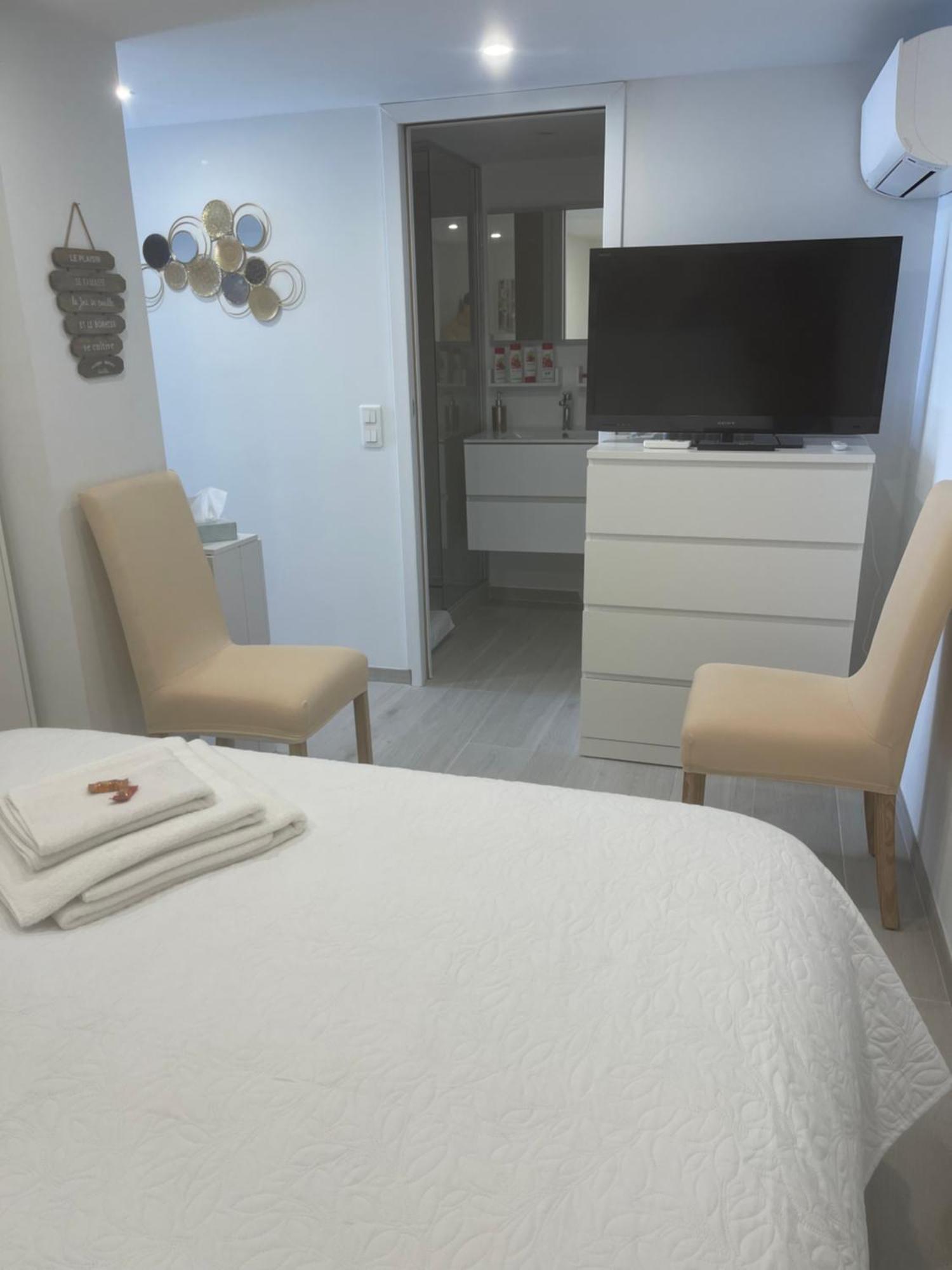 Grand Studio Neuf A 50 M Du Port Saint-Tropez Exteriör bild