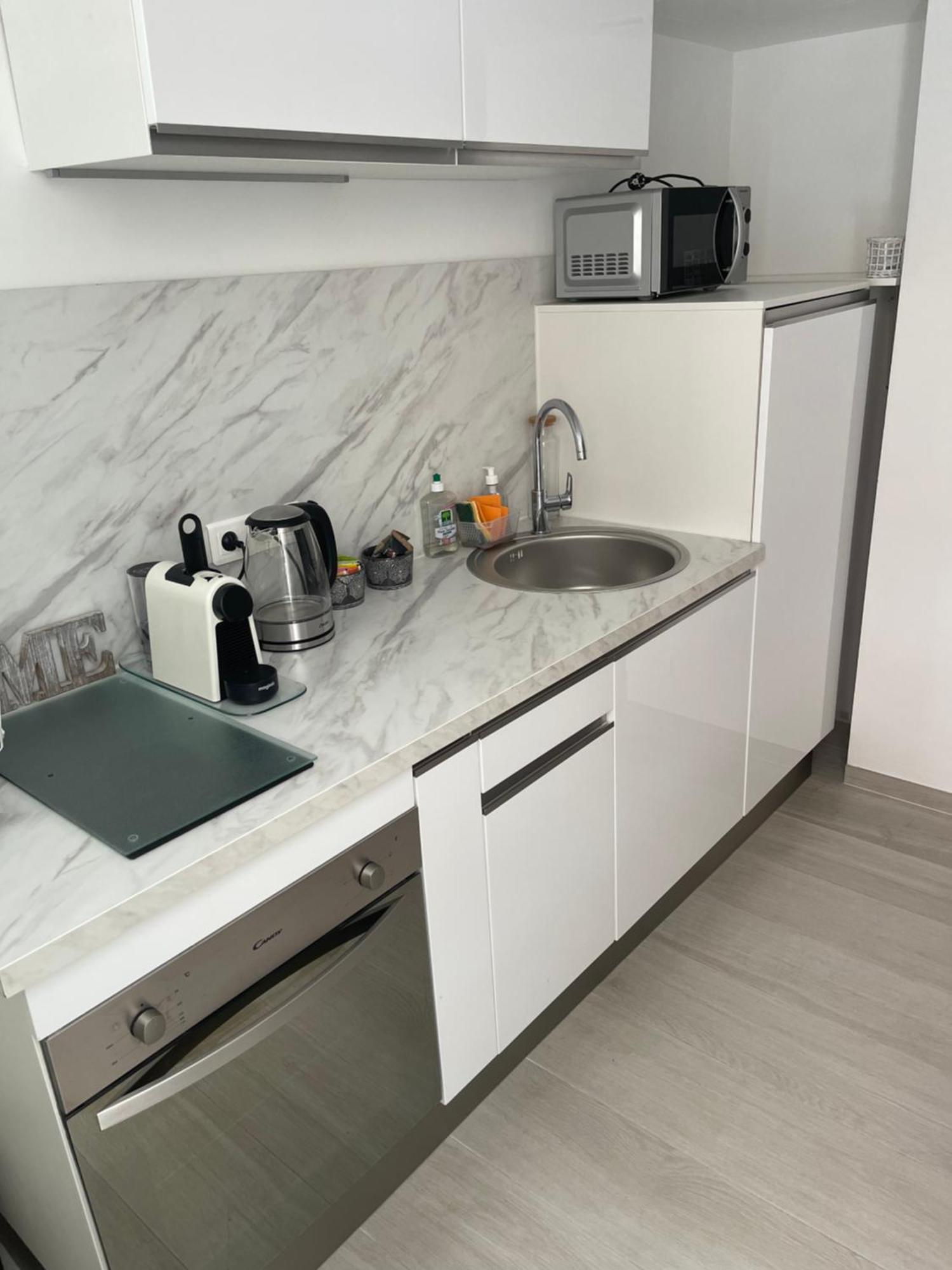 Grand Studio Neuf A 50 M Du Port Saint-Tropez Exteriör bild