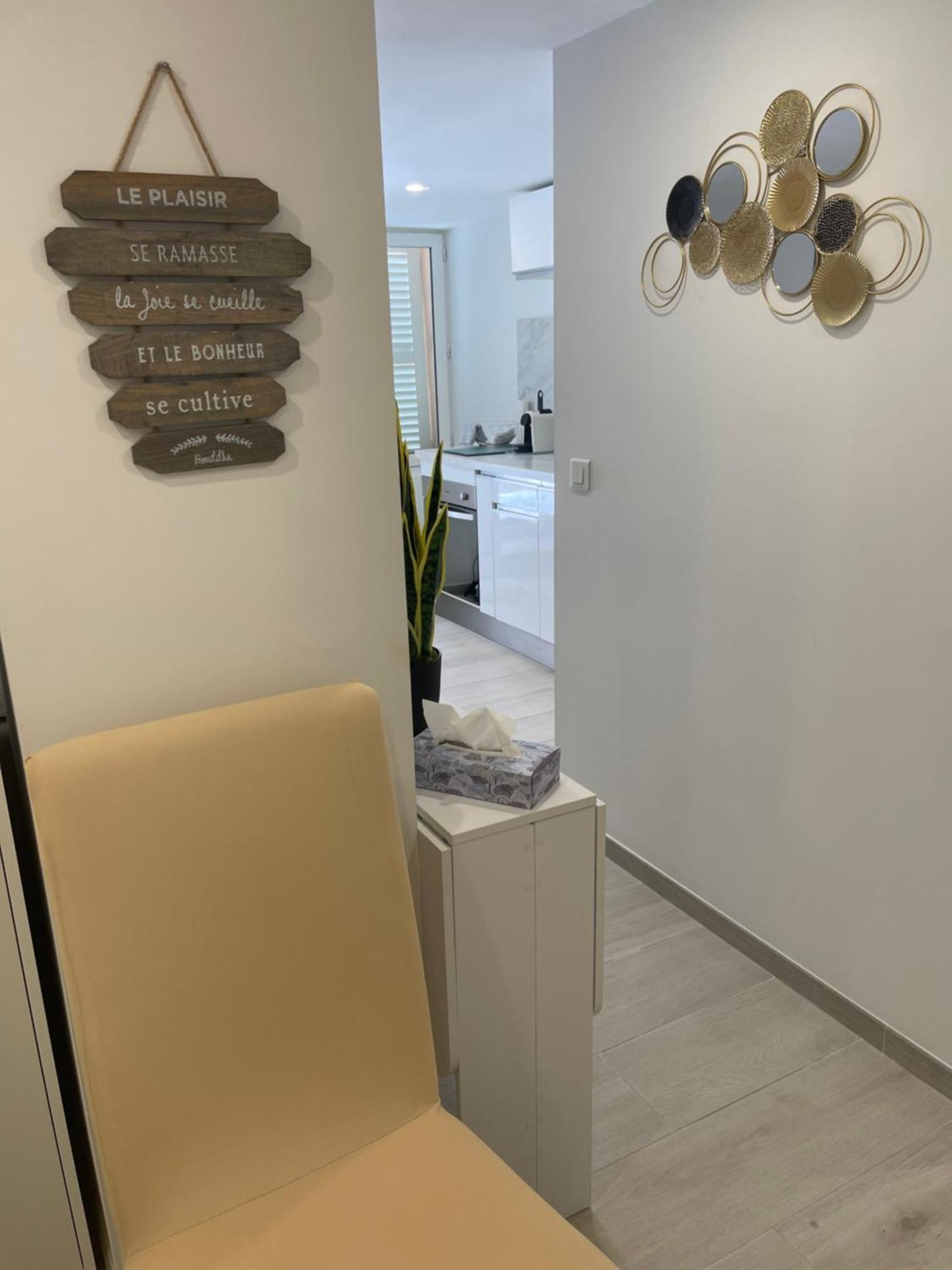 Grand Studio Neuf A 50 M Du Port Saint-Tropez Exteriör bild