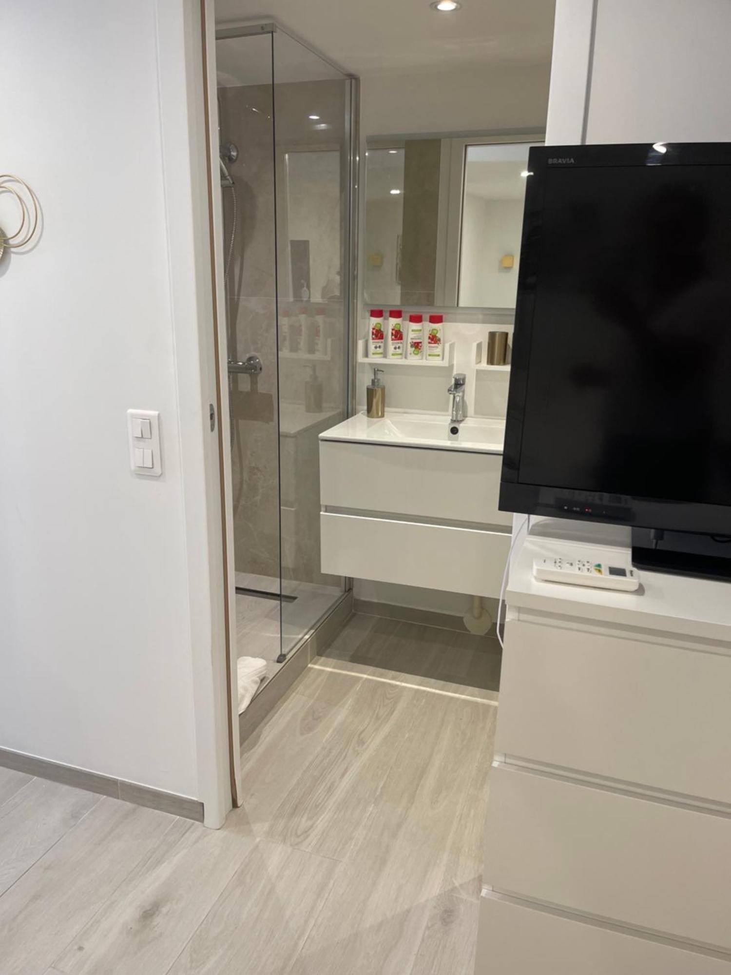 Grand Studio Neuf A 50 M Du Port Saint-Tropez Exteriör bild