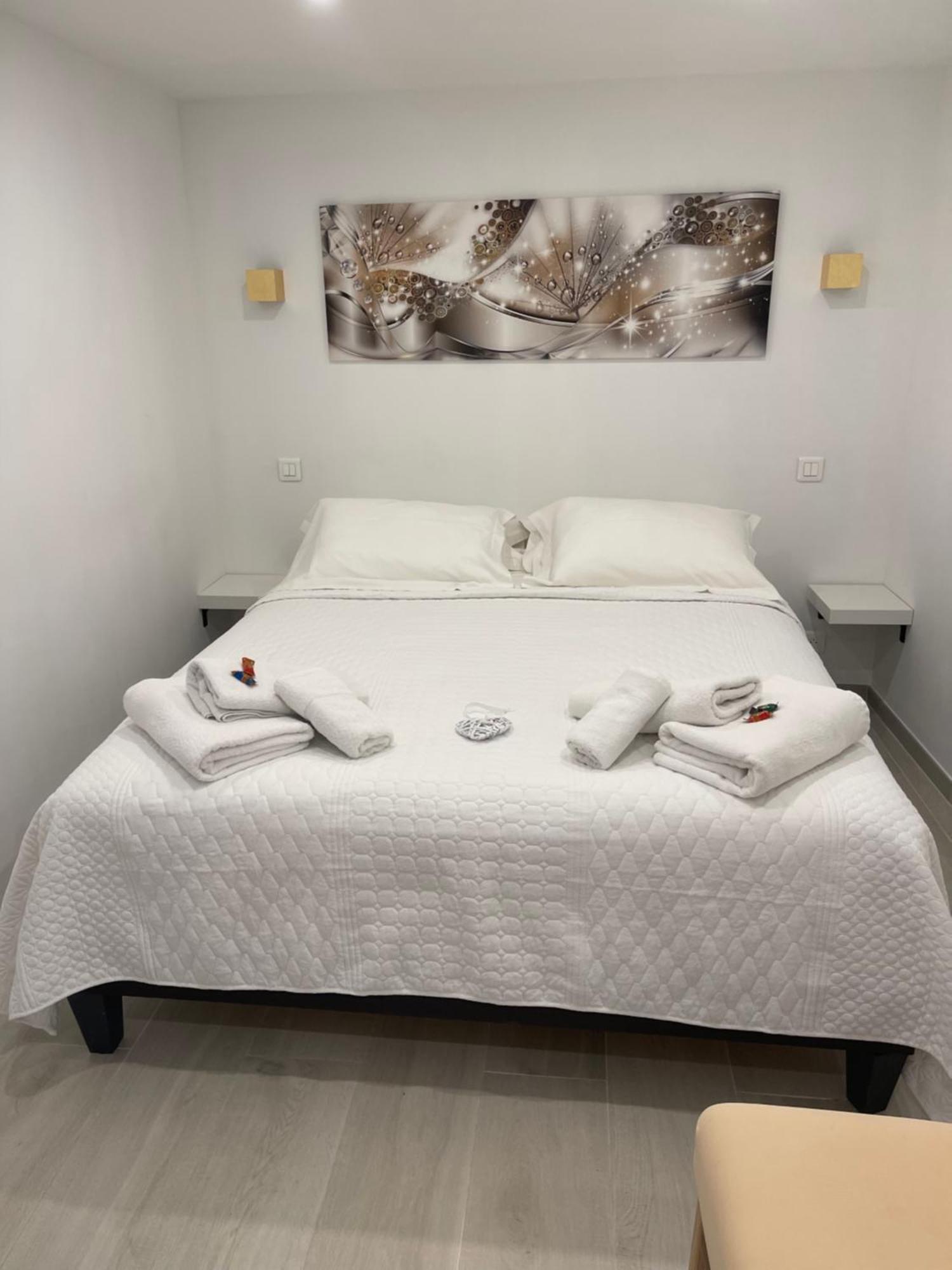 Grand Studio Neuf A 50 M Du Port Saint-Tropez Exteriör bild